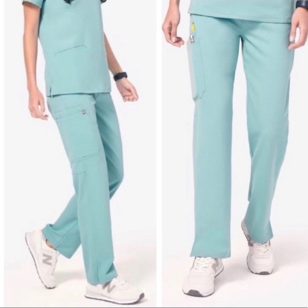 Figs Sea Glass Kade cargo scrub pants - size medium